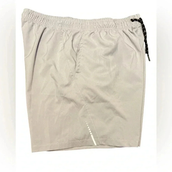 2(X) IST gray mens shorts. Size XL - Picture 2 of 6